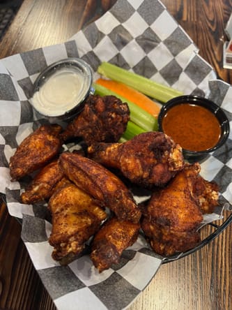 Ed's Wings