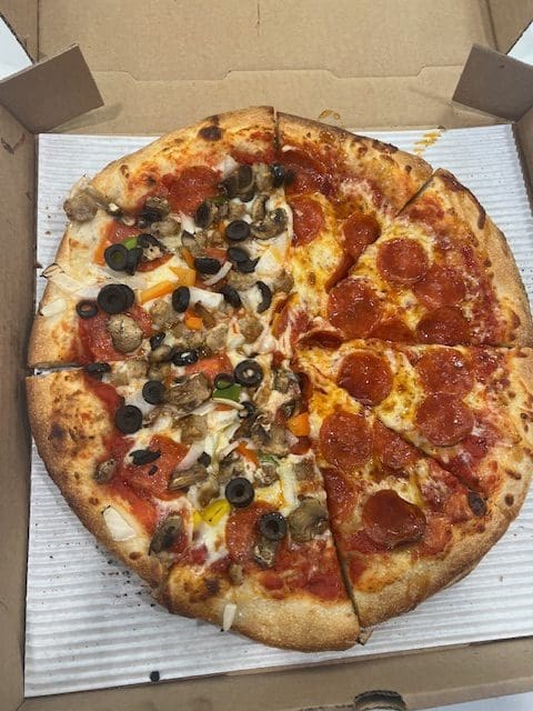 Romana's Pizza - Delicious