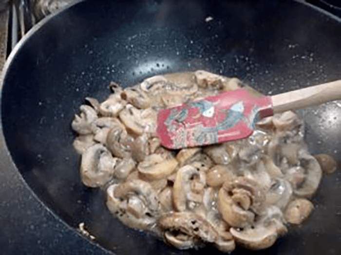 Shallot and mushrooms